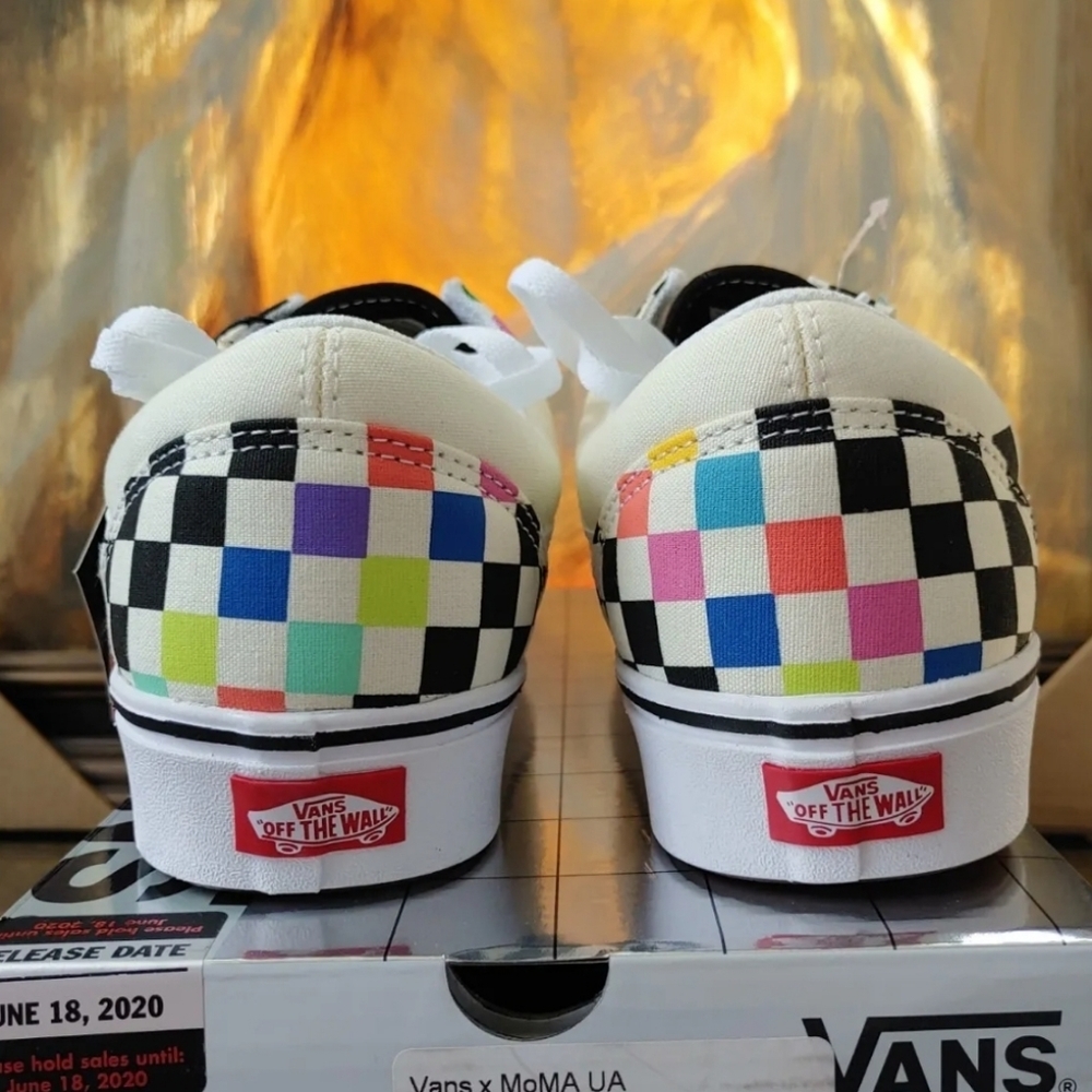 Vans x MoMA UA Comfycush Old Skool Women 7 White Black - Picture 4 of 7